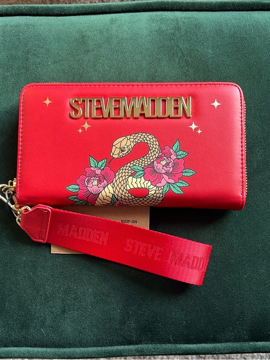 Steve Madden Handbags - *RARE* Steve Madden Bevelyn Red Snake Wristlet Wallet Year of the Snake